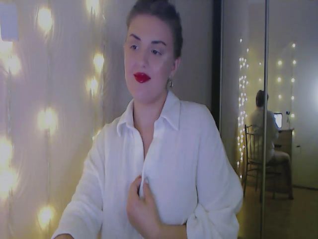 Live sex webcam photo for kitty_Mi_ #264477815