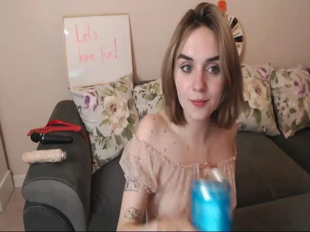 Live sex webcam photo for JenniJill #261601320