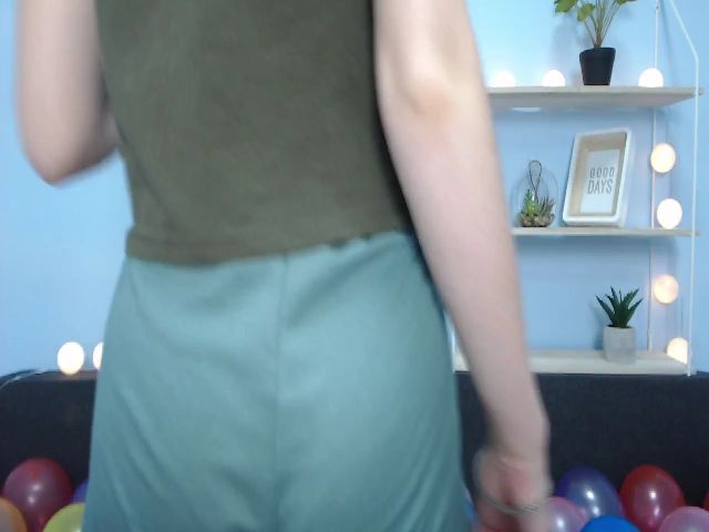 Live sex webcam photo for MollyTravis #252611904