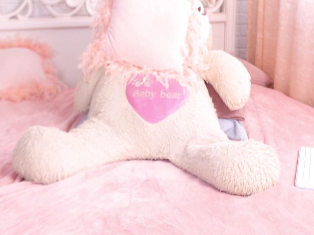 Live sex webcam photo for LilyMinx #257352251