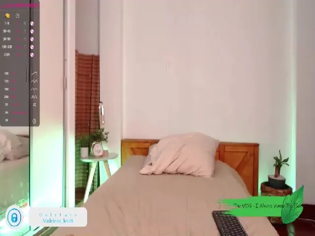 Live sex webcam photo for MadelinLove #252960126