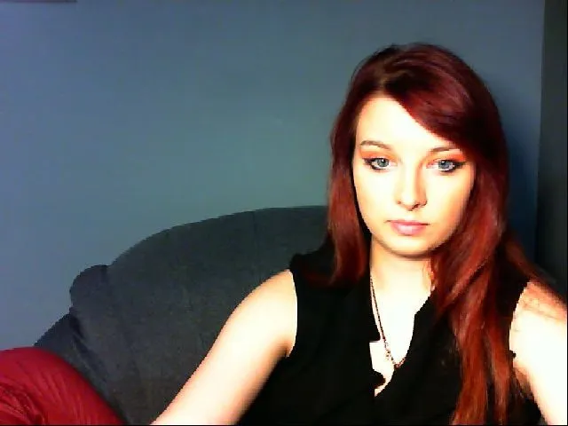 Live sex webcam photo for VirginLuna18 #264392098