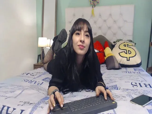 Live sex webcam photo for Kattyduque #255411720