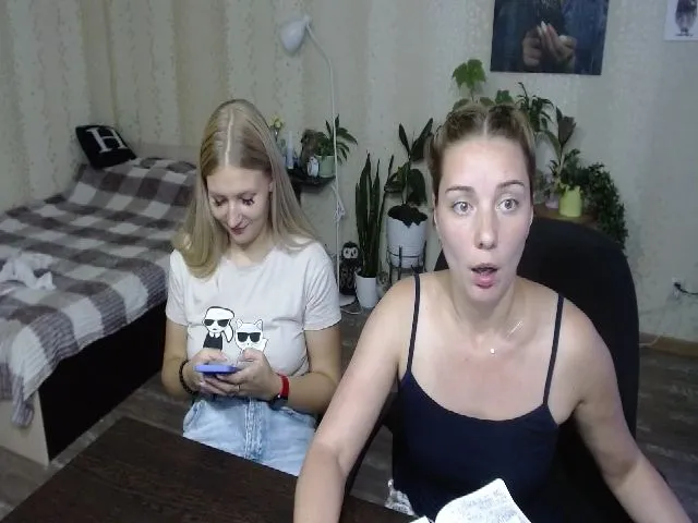 Live sex webcam photo for Emi_lywild #261456151