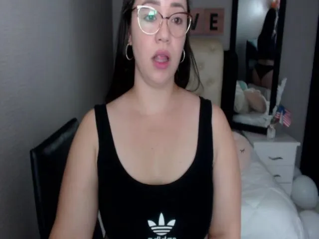 Live sex webcam photo for Pearlwhite0 #256297553
