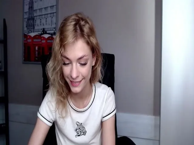 Live sex webcam photo for VanillaJenny #261906146