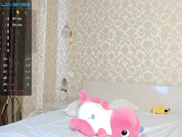 Live sex webcam photo for AliceQueeny #265444041