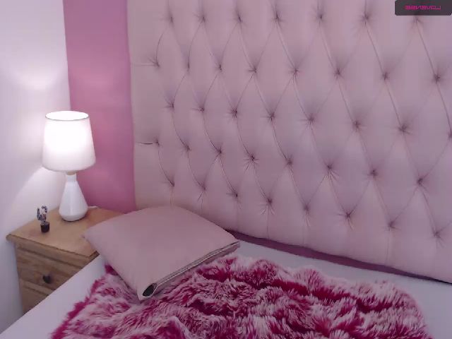 Live sex webcam photo for Keyra_R #260618965