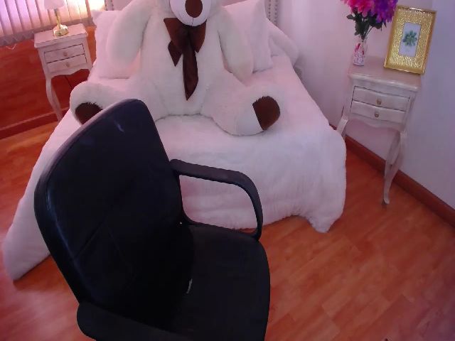 Live sex webcam photo for zamy_buhler #260067744