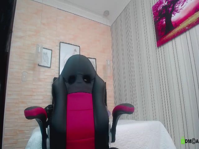 Live sex webcam photo for Roxana_06 #254345440