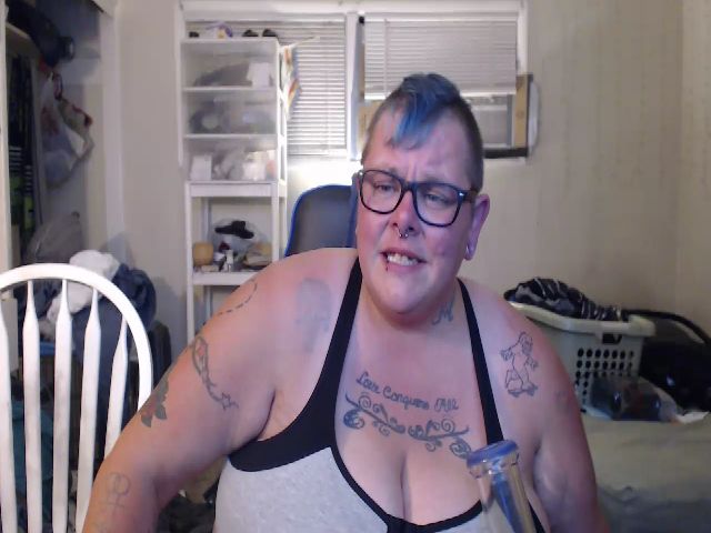 Live sex webcam photo for PunkChick420 #263013486