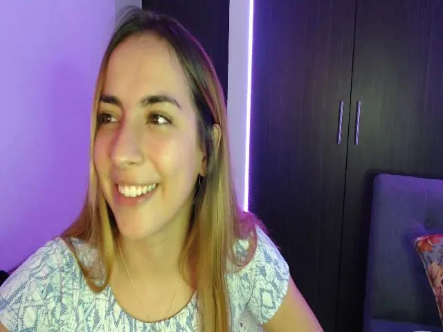 Live sex webcam photo for April_dew #264014442