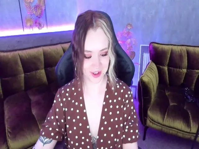 Live sex webcam photo for Helen_Mayer #256385813