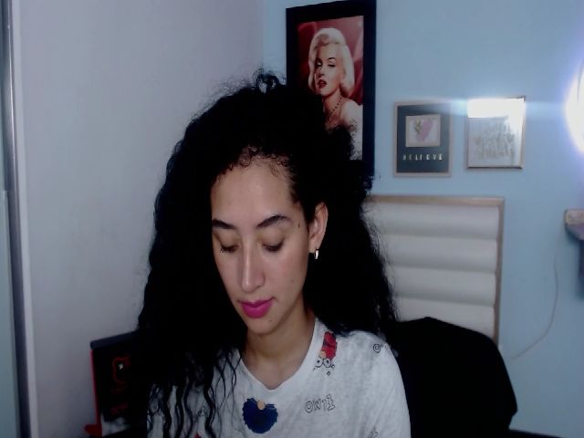 Live sex webcam photo for Jade_lee88 #254990783