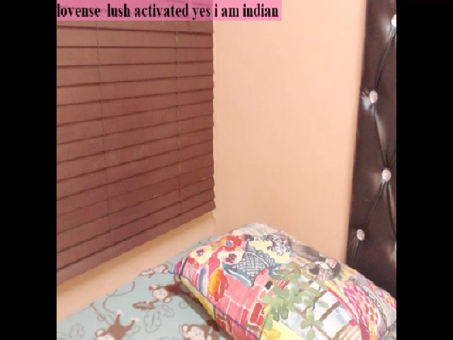 Live sex webcam photo for PARADISEQEEN #256700957