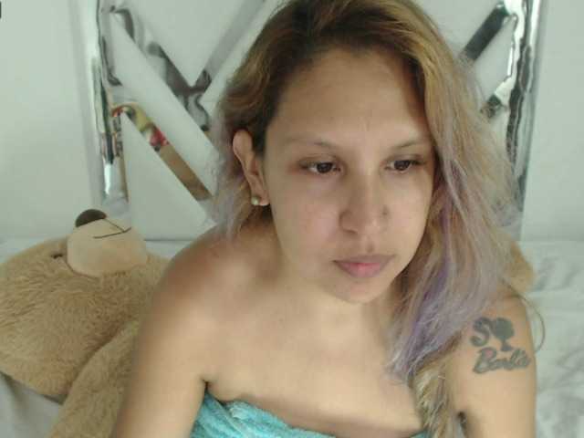 Live sex webcam photo for SweetBarbie #242772544