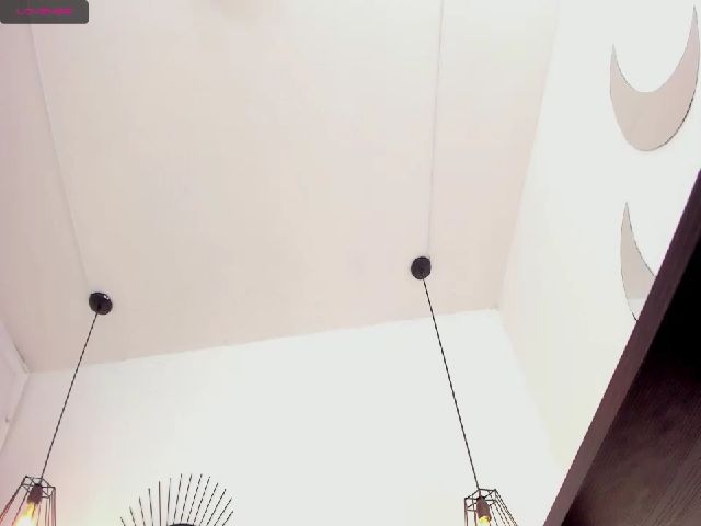 Live sex webcam photo for Shy_milf_ #255712871