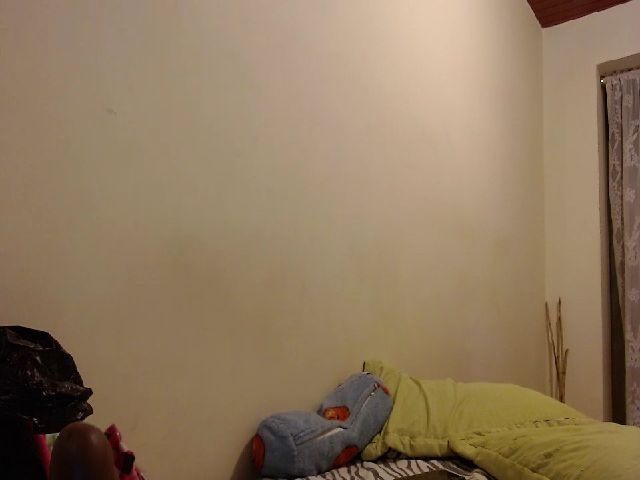 Live sex webcam photo for LaraSmiith_ #258397354