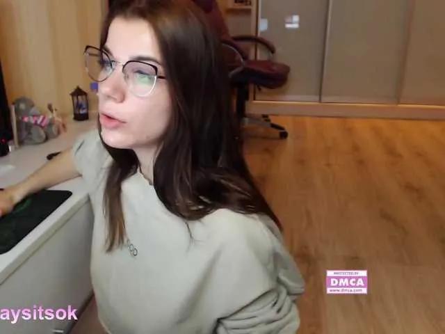 Live sex webcam photo for MomsaysitsOk #241136749