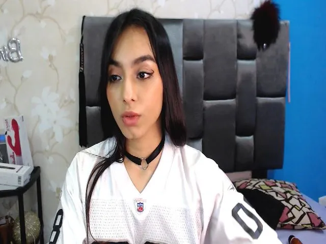 Live sex webcam photo for AngeelJones #255471028