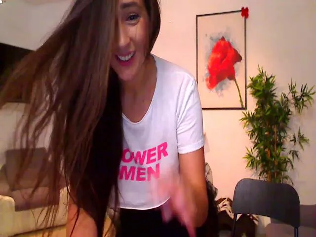 Live sex webcam photo for PoppyNaked #257364594