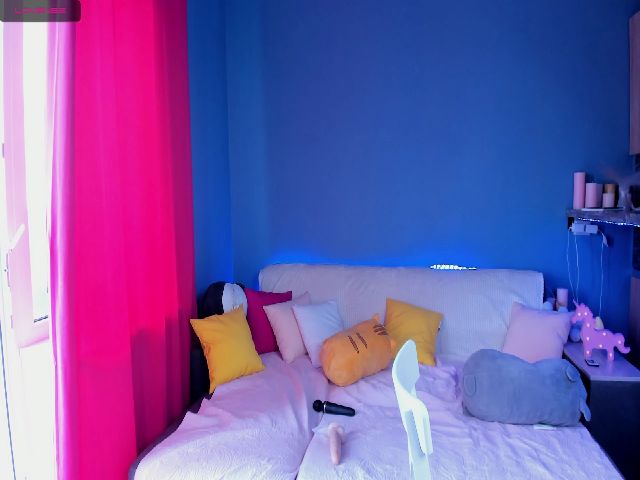 Live sex webcam photo for Milly_Saint #261253006