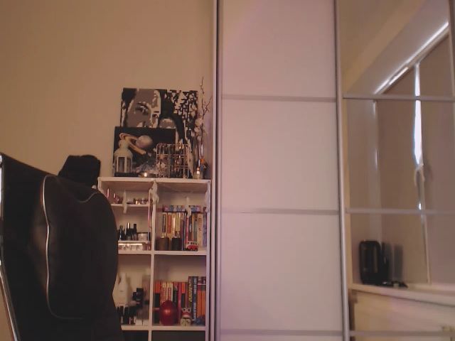 Live sex webcam photo for KellyAsian #259875802