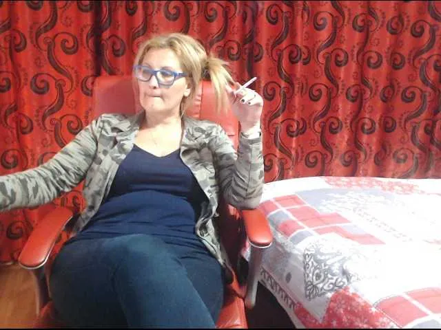 Live sex webcam photo for DivineBlond #287956645