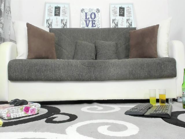 Live sex webcam photo for Jessyblondex #263333366