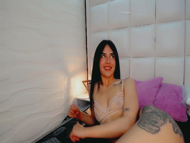 Live sex webcam photo for Luna_candyy #254592780