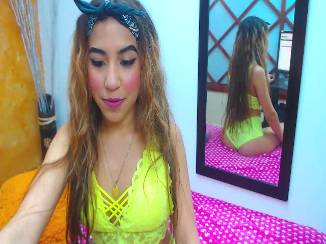 Live sex webcam photo for KellyJhons #258460458