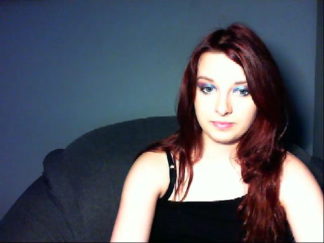 Live sex webcam photo for VirginLuna18 #254214375