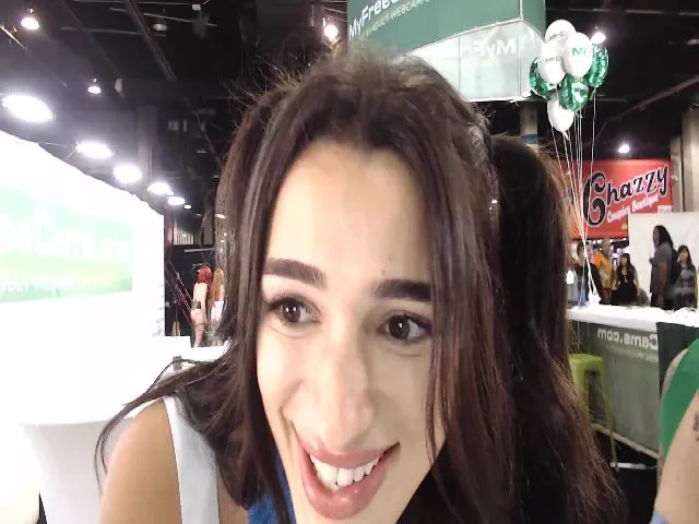 Live sex webcam photo for Itsivyblue #254914295