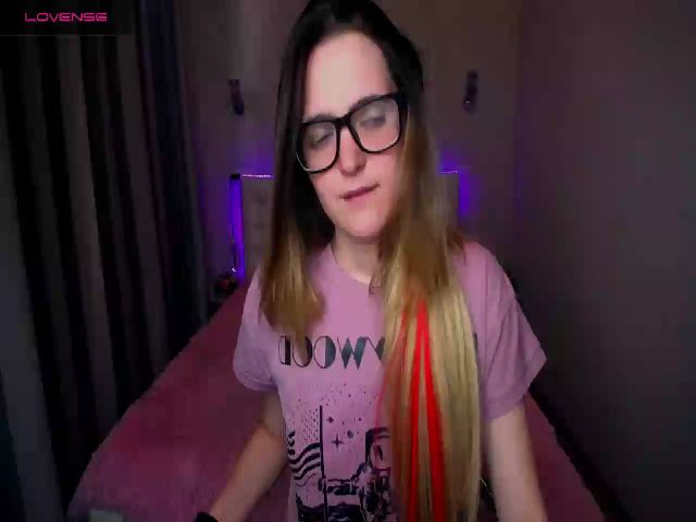 Live sex webcam photo for Ella_Hudson #257003751