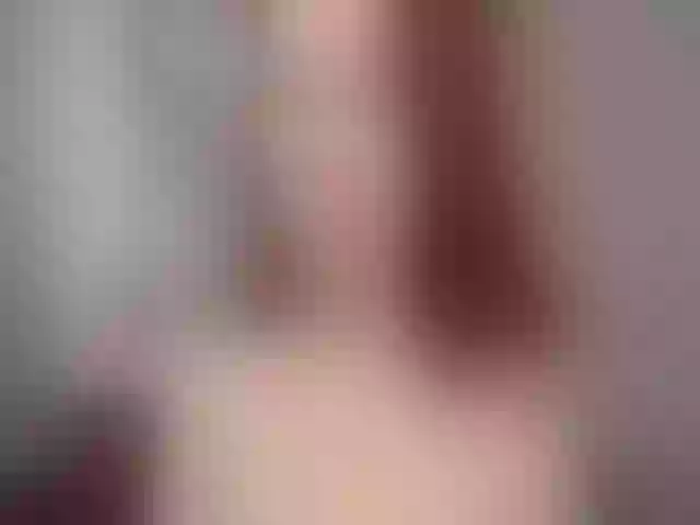 Live sex webcam photo for FoxyLins #254982235