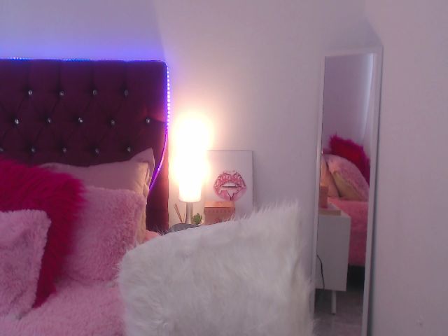 Live sex webcam photo for SamPuckett #253911066