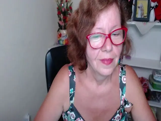 Live sex webcam photo for Adele_69 #263636884