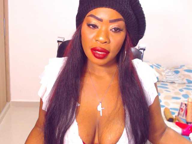 Live sex webcam photo for LizaDouson #242277889