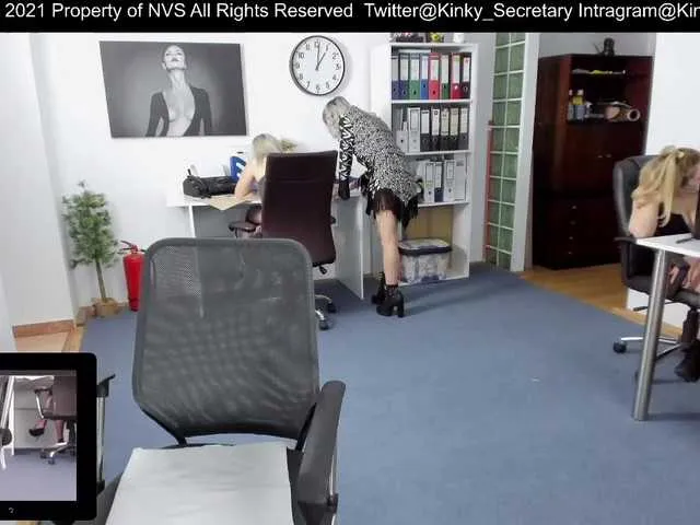 Live sex webcam photo for KinkyOffice #241386448