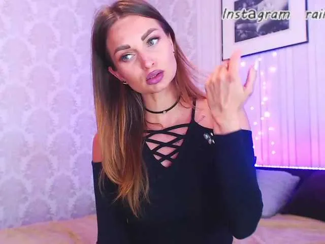 Live sex webcam photo for Rainhappyyy #245539121