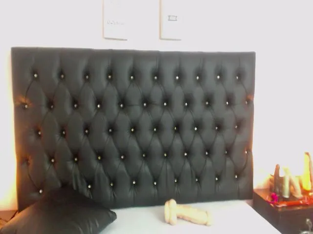 Live sex webcam photo for Shantal_19 #252676014