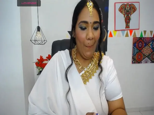 Live sex webcam photo for IndianMama #259404898