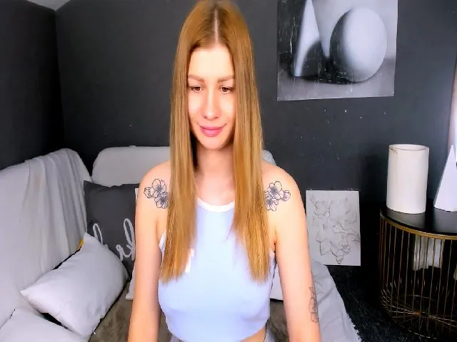 Live sex webcam photo for JuicyHelenX #264845206