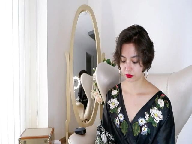 Live sex webcam photo for Anne_boleyn_ #263297712