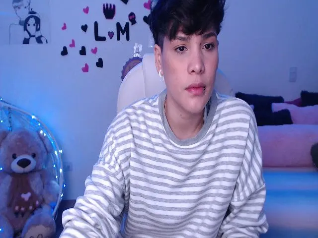 Live sex webcam photo for Laura_R23 #261485437