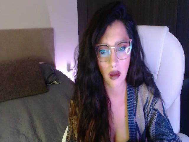 Live sex webcam photo for Amelie_moon_ #259002934