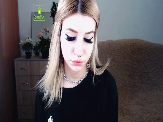 Live sex webcam photo for Alison_Moonli #254930659