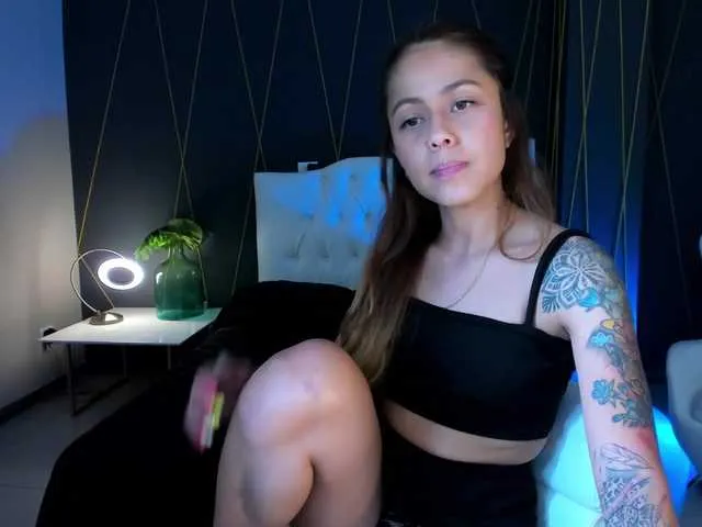 Live sex webcam photo for ErikaBenz #241130044