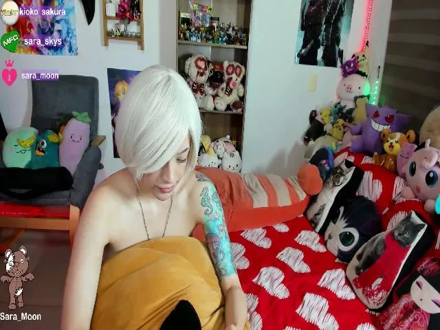 Live sex webcam photo for Sara_Skys #253018705