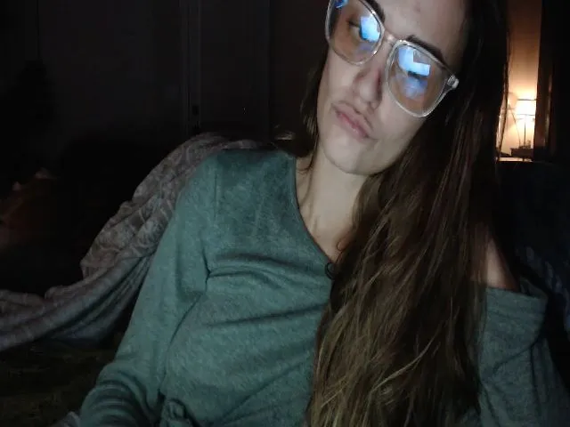 Live sex webcam photo for AudryLikes #263557297